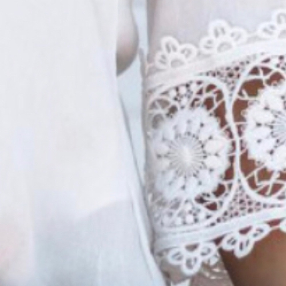 White V neck blouse with crochet details - Picture 6 of 7